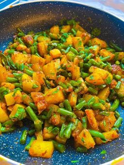 Green beans and potatoes Curry