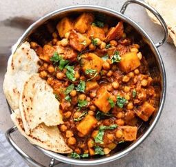 White chickpea and Potatoes Curry