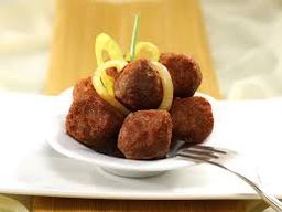 1836 CRESCENT CHICKEN MEAT BALLS 200G 