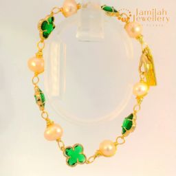 Classic White Pearl Bracelet with Hand-Wrapped Copper K9 Crystal Emerald Clover