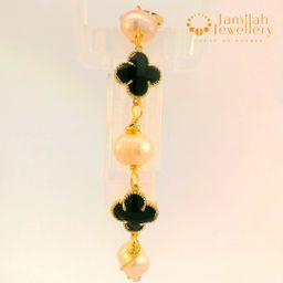 Classic White Pearl Bracelet with Hand-Wrapped Copper K9 Crystal Black Clover