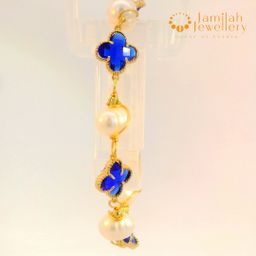 Classic White Pearl Bracelet with Hand-Wrapped Copper K9 Crystal Blue Sapphire Clover