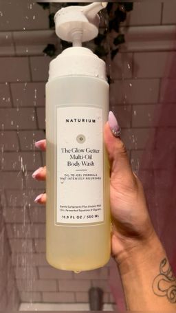 Naturium – The Glow Getter Multi-Oil Body Wash