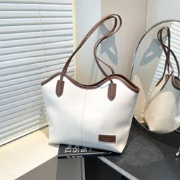 Lady bag 8,500 Usafiri tu