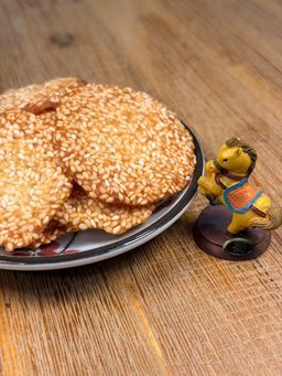 Sesame Crisps (175g)