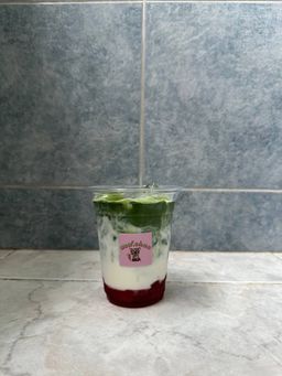 iced strawberry matcha latte