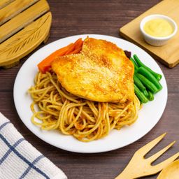 Tallarin rojo con pollo