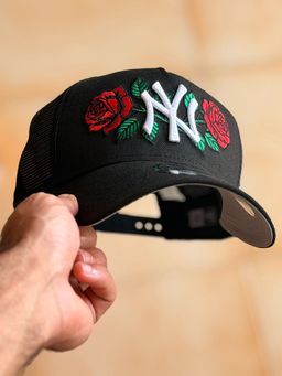 New Era 9Forty -  New York Yankees Classic Rose Trucker Edition