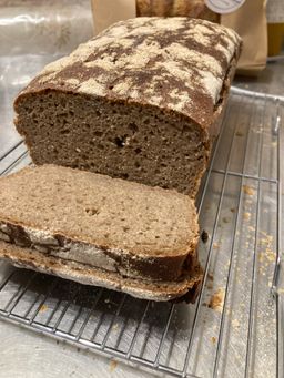 Sourdough Rye Bread לחם מחמצת שיפון