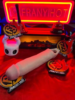 Manga de pene Realista color piel Gruesa de 30 CM