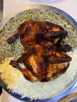 دجاج على تمن ابيض وباقلاء 