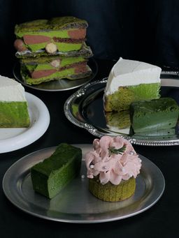 EAT YOUR GREENS 🌱 MATCHA bakebox  .𖥔 ݁ ˖ 