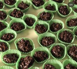 Almond Noir (~33 pcs)