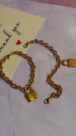 Lock Bracelet Gold