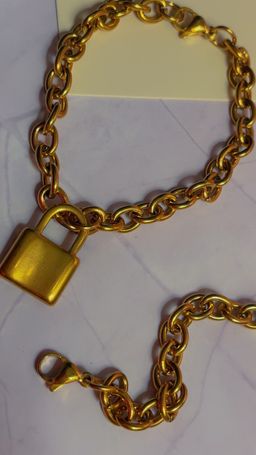 Lock Bracelet Gold