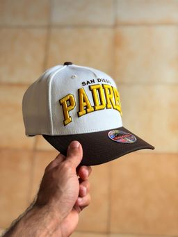 Mitchell & Ness - San Diego Padres 'Arch' MVP Snapback Cream - 