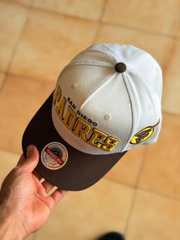Mitchell & Ness - San Diego Padres 'Arch' MVP Snapback Cream - 