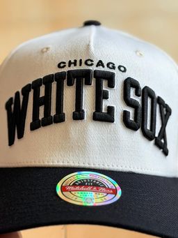 Mitchell & Ness - Chicago White Sox 'Arch' MVP Snapback Cream -