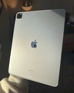 ✨📱 iPad Pro 12.9” M2 (2022) – État impeccable + Accessoires 🎁🔥