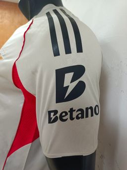 SL Benfica 2025/26 Away Shirt (Off-white / Red / Black)