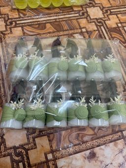 توزيعات مرشات معطر جو بعدة روائح والوان  عدد12 منسق