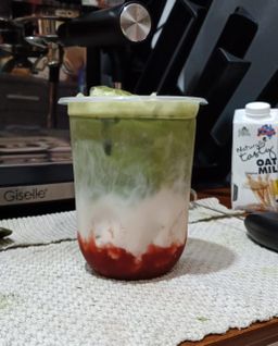 Matcha Strawberry Ice