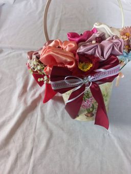 🌸 Sakurah Luxe Gift Bucket 🌸