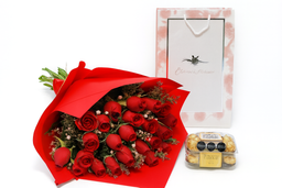 Ramo de 24 Rosas Con chocolates ferrero 