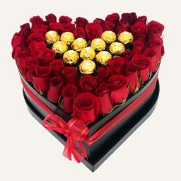 Caja de rosas rojas en forma de corazon