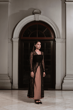 Anggun Lembut - Black