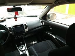 MITSUBISHI OUTLANDER  2011 NOIR