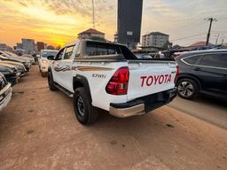 TOYOTA HILUX 2019 BLANCHE
