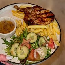 ROASTED PORK & CHIPS