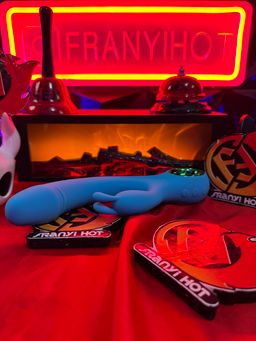 Vibrador doble acción con estimulación de clitoris 