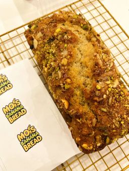 Pistachio Mix Banana Bread