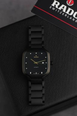 רד,ו מנגנון אוטומטי - איכות גבוהה |  סמל סטטוס בעולם היוקרה   