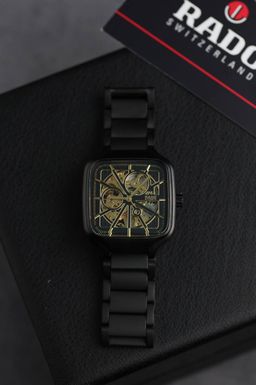 רד,ו מנגנון אוטומטי - איכות גבוהה |  סמל סטטוס בעולם היוקרה   