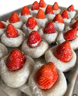 딸기 찹쌀떡 Strawberry Mochi