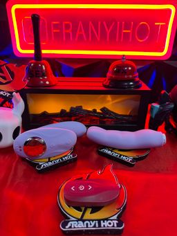 Vibrador de triple estimulación a control remoto 