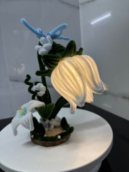 Enchanted bell flower lamp