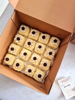 ᴍɪɴɪᴄᴀᴋᴇs 𝟷𝟼 ᴘᴄs & 𝟾 ᴘᴄs 🍰