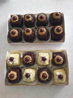 ᴍɪɴɪᴄᴀᴋᴇs 𝟷𝟼 ᴘᴄs & 𝟾 ᴘᴄs 🍰