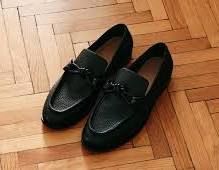 Men's shoes, one size fits all