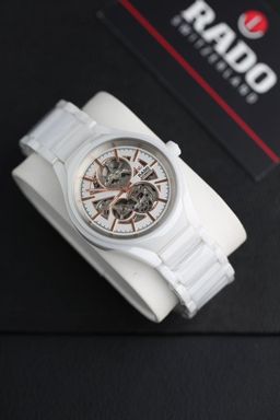 רד,ו מנגנון אוטומטי - איכות גבוהה |  סמל סטטוס בעולם היוקרה 