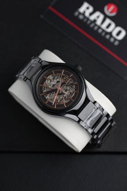 רד,ו מנגנון אוטומטי - איכות גבוהה |  סמל סטטוס בעולם היוקרה 