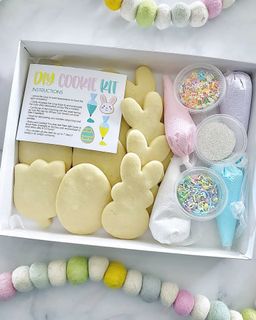 Family DIY cookie box