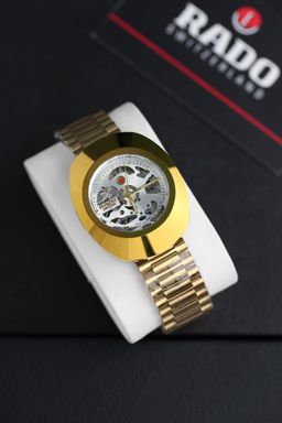 רד,ו מנגנון אוטומטי - איכות גבוהה |  סמל סטטוס בעולם היוקרה 