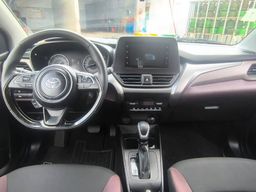 TOYOTA STARLET CROSS 2025 ROUGE