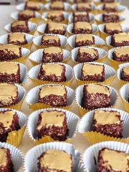 ʜᴀᴍᴘᴇʀs ᴍɪɴɪᴄᴀᴋᴇs ғᴏʀ ᴀɴɴɪᴠᴇʀsᴀʀʏ ᴇᴠᴇɴᴛs🍰 