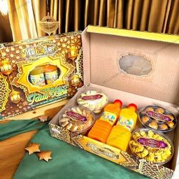 Paket Monasari Double Sirup (4 Kue +2 Sirup)